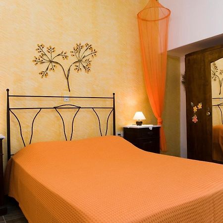 Pepi'S Rooms Τριοβάσαλος Εξωτερικό φωτογραφία