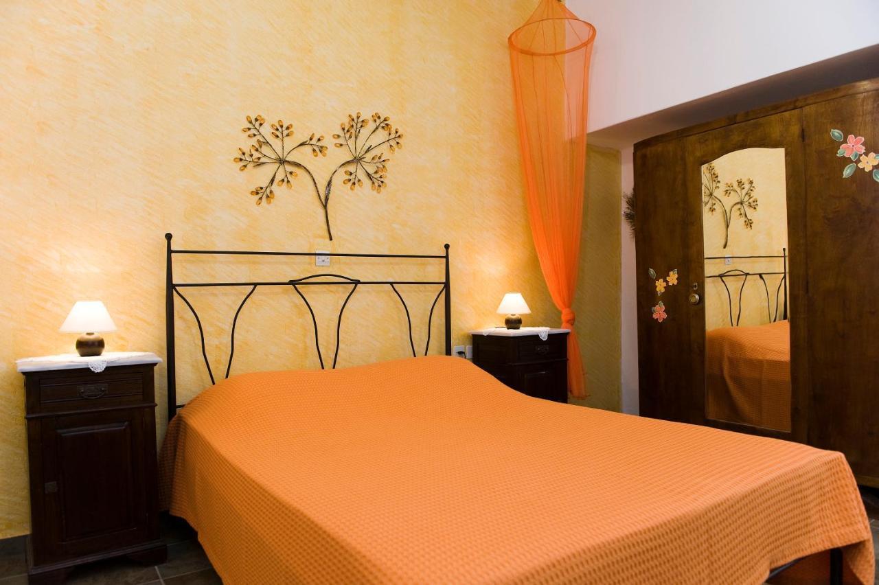 Pepi'S Rooms Τριοβάσαλος Εξωτερικό φωτογραφία